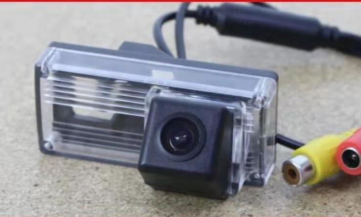 Zadná kamera do auta, univerzálny typ, model YSJ-8055, 12V, rozlíšenie 928x520, uhol záberu 90–170°