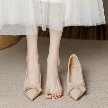 Női középmagas sarokú cipő hegyes orral, PU felsőrész, slip-on