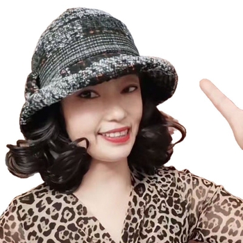 Čiapka s integrovanou parochňou pre ženy, Fisherman štýl, prirodzený vzhľad, vlasy z vysokoteplotného hodvábu, zakrýva šedivé vlasy