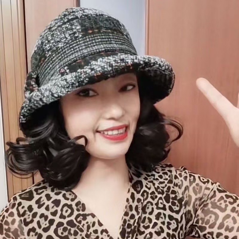 Čiapka s integrovanou parochňou pre ženy, Fisherman štýl, prirodzený vzhľad, vlasy z vysokoteplotného hodvábu, zakrýva šedivé vlasy