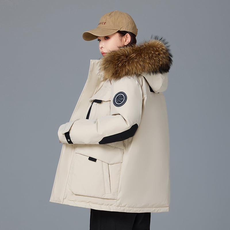 Пухено яке с пух от бяла гуска, съдържание на пух 86-90%, качулка, средна дължина, закопчаване с цип