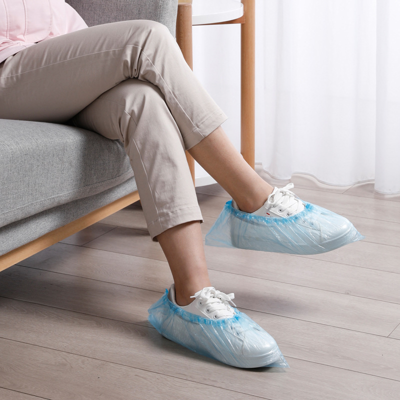 Jednorázové návleky na topánky | Značka: Beautiful and Elegant | (Materiál: PE/polyetylén; Ochrana proti prachu; Univerzálne použitie; 50 kusov)