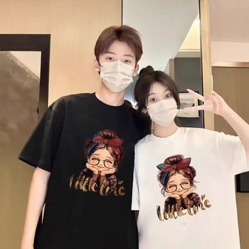 Pamuk majica s karikaturnim uzorkom, kratkih rukava, široki kroj, obična duljina