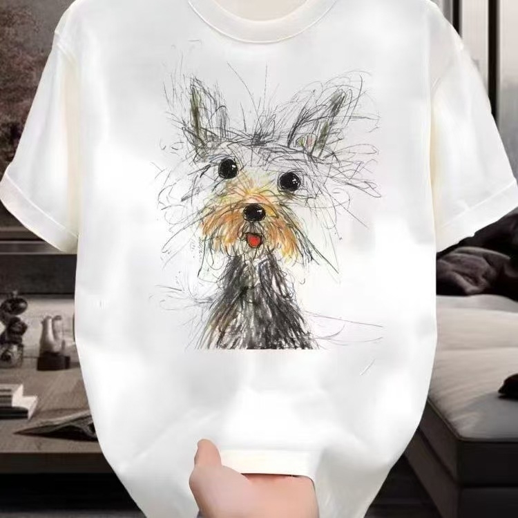 Pamuk majica s karikaturnim uzorkom, kratkih rukava, široki kroj, obična duljina