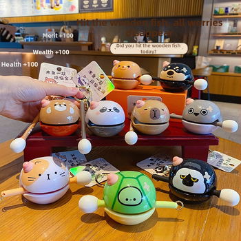 PVC kľúčenka s karikatúrnym štýlom a motívom korytnačky, individuálne balená, vhodná ako darček k svadbám, narodeninám a promóciám.