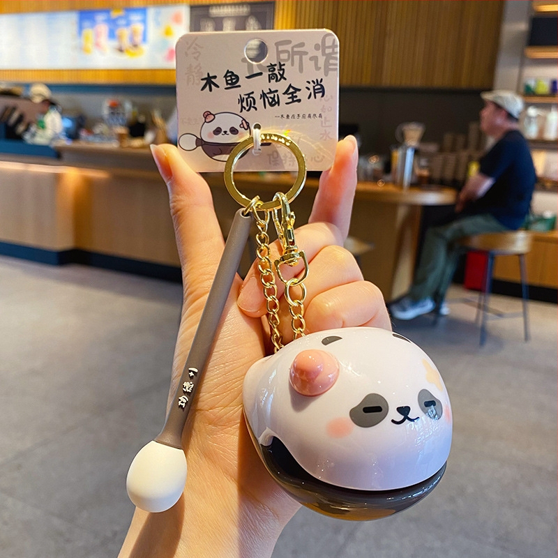 PVC kľúčenka s karikatúrnym štýlom a motívom korytnačky, individuálne balená, vhodná ako darček k svadbám, narodeninám a promóciám.