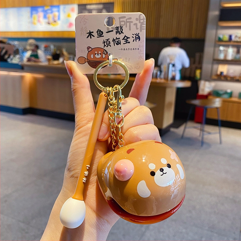 PVC kľúčenka s karikatúrnym štýlom a motívom korytnačky, individuálne balená, vhodná ako darček k svadbám, narodeninám a promóciám.