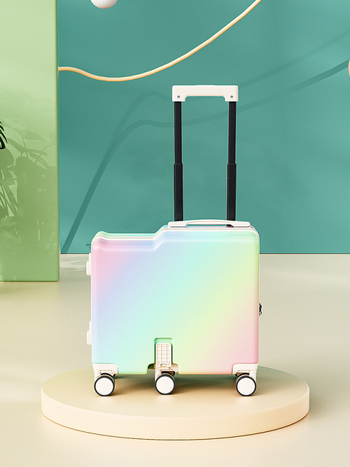 Valiză pentru copii cu funcție de ride-on, din PC, 3 kg, roți omnidirecționale, fermoar, închidere cu combinație