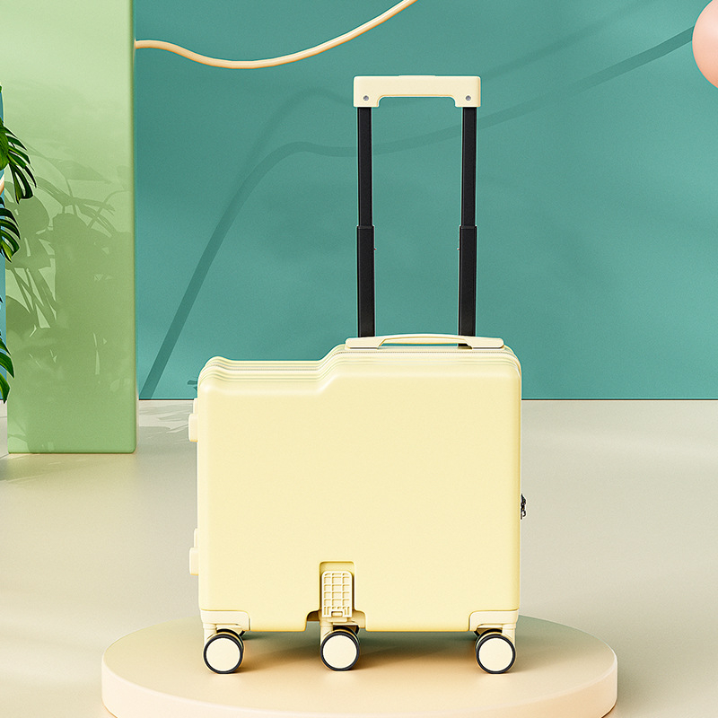 Valiză pentru copii cu funcție de ride-on, din PC, 3 kg, roți omnidirecționale, fermoar, închidere cu combinație