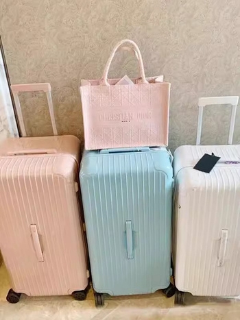 Valiză ABS+PC cu închidere prin fermoar, roți universale, greutate 4,3 kg, încuietoare cu combinație standard