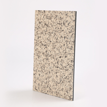 Kvadratinis sienos dekoratyvinis panelis su medžio raštu – aliuminio-plastiko plokštė su PE danga, lauko naudojimui