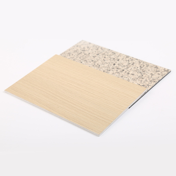 Kvadratinis sienos dekoratyvinis panelis su medžio raštu – aliuminio-plastiko plokštė su PE danga, lauko naudojimui