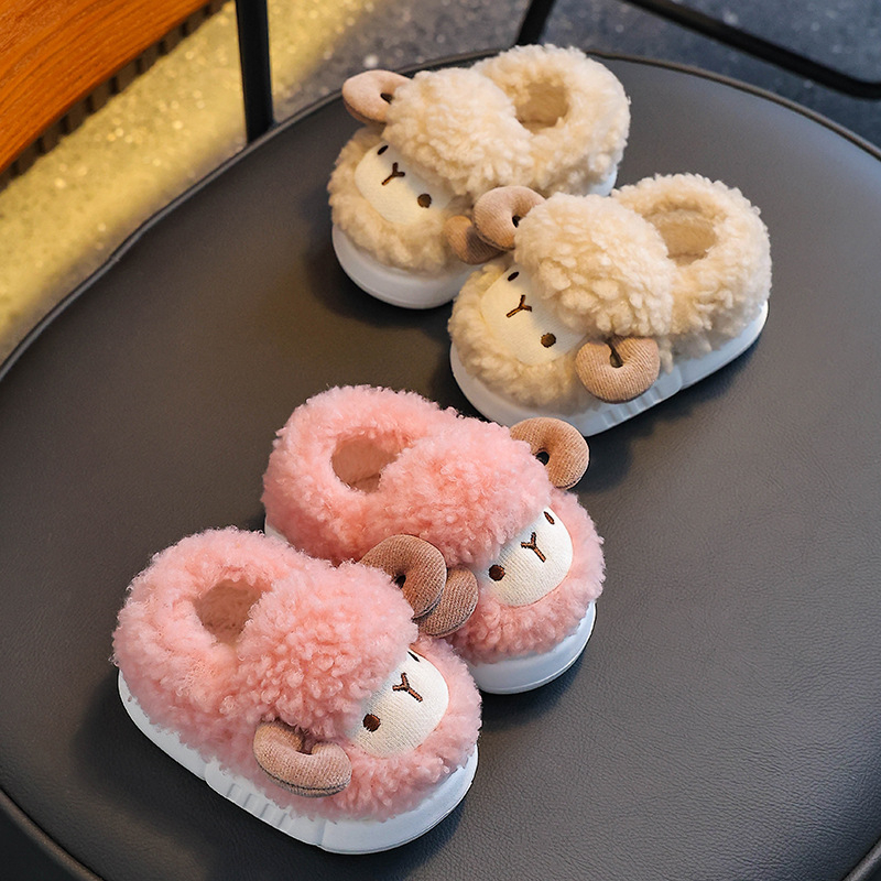 Detské zimné papuče s vzorom zvieraťa – vrchný materiál semiš, fleecová podšívka, EVA podrážka, slip-on dizajn, 1–16 rokov