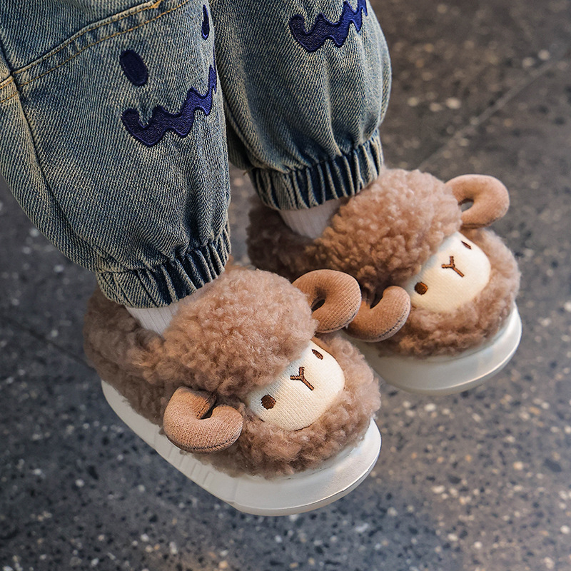 Detské zimné papuče s vzorom zvieraťa – vrchný materiál semiš, fleecová podšívka, EVA podrážka, slip-on dizajn, 1–16 rokov