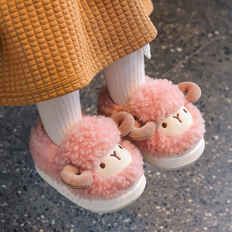 Detské zimné papuče s vzorom zvieraťa – vrchný materiál semiš, fleecová podšívka, EVA podrážka, slip-on dizajn, 1–16 rokov