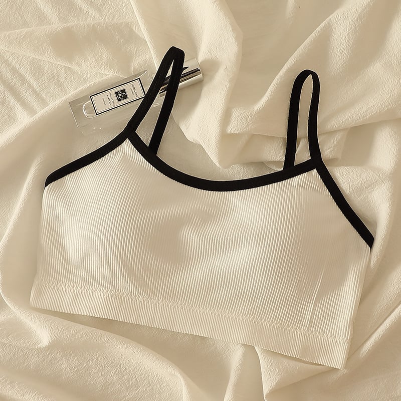 Nylon pánt nélküli melltartó lányoknak, teljes kosár, vékony formázott kosár, légáteresztő, hát formázás, kényelmes; 90–95% nylon.