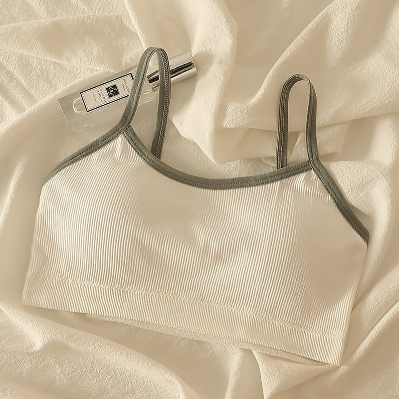 Nylon pánt nélküli melltartó lányoknak, teljes kosár, vékony formázott kosár, légáteresztő, hát formázás, kényelmes; 90–95% nylon.