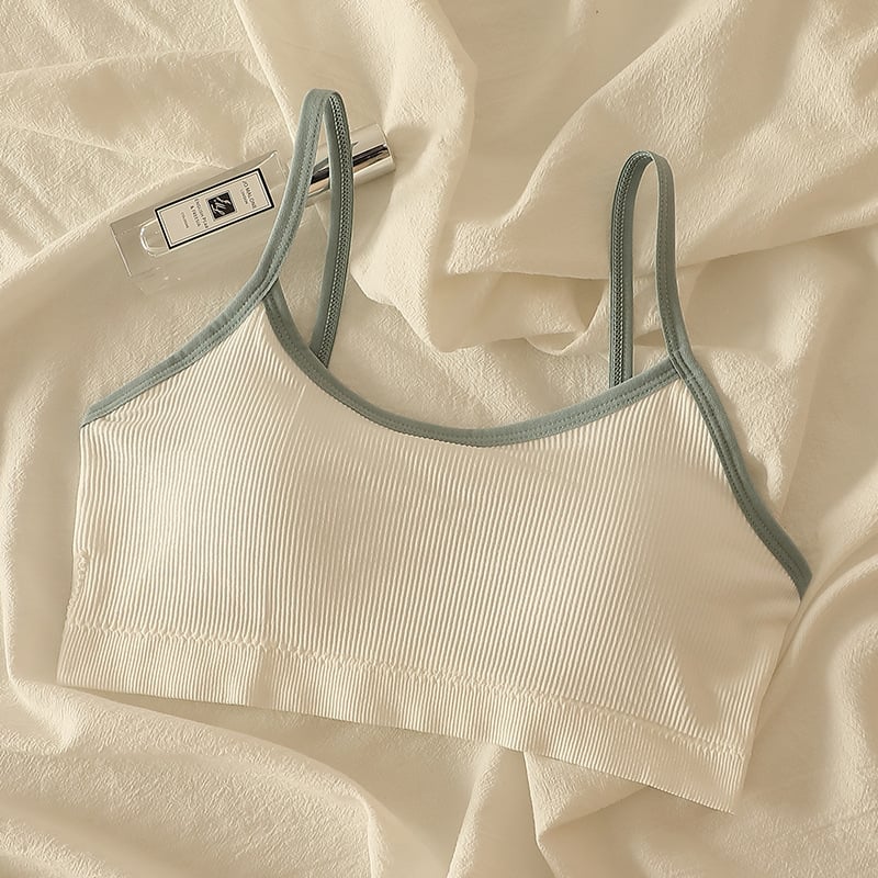 Nylon pánt nélküli melltartó lányoknak, teljes kosár, vékony formázott kosár, légáteresztő, hát formázás, kényelmes; 90–95% nylon.