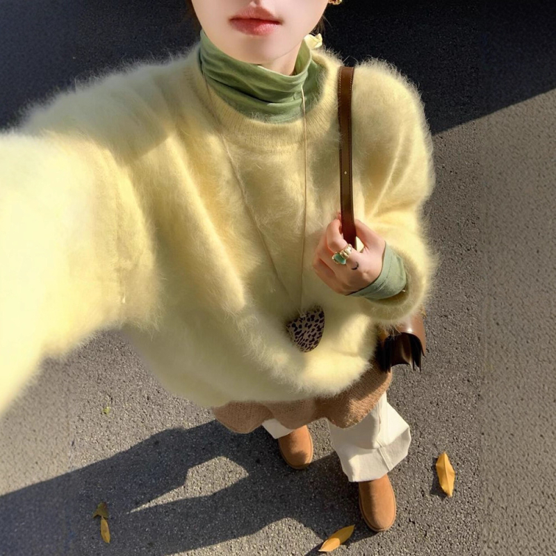 Pulover din velur imitatie mink, stil casual coreean, guler rotund gros, material poliester