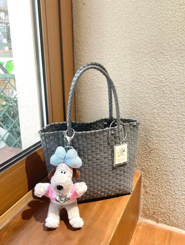 Naiste kott jaapani stiilis; PVC materjal; veekarbi koti stiilis; ovaalne kuju; avamine nööriga