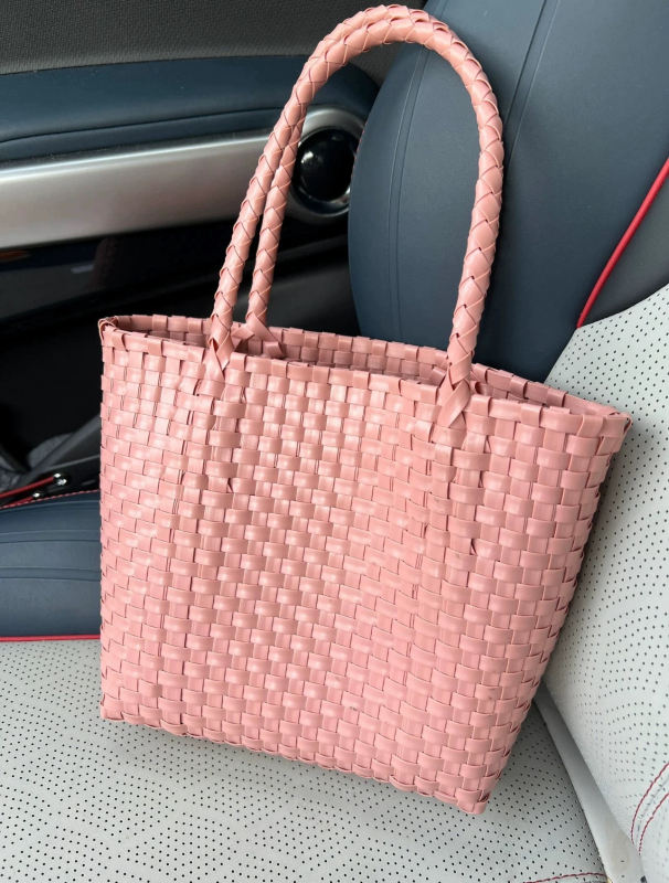 Naiste kott jaapani stiilis; PVC materjal; veekarbi koti stiilis; ovaalne kuju; avamine nööriga