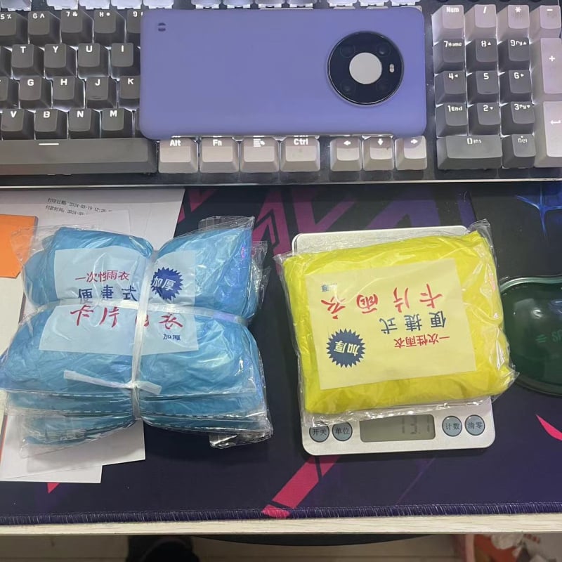 Портативно еднократно дъждовно пончо за възрастни, ТПЕ материя, дебелина 1,5 мм, тегло 13 g