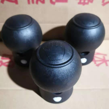 Eliminátor elektostatickej výboja s odolnou proti výbuchu guľovou hlavou, uzemňovacou svorkou, špirálovým káblom a zvukovo‑vizuálnymi indikátormi