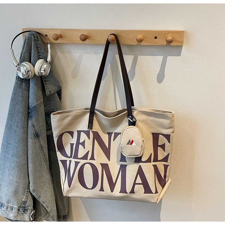 Nylonová tote taška so zipsom, dvojité ramenné popruhy, vnútorné vrecko na telefón a zipsové vrecko, polyesterová podšívka