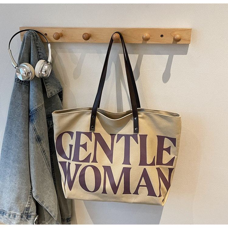 Nylonová tote taška so zipsom, dvojité ramenné popruhy, vnútorné vrecko na telefón a zipsové vrecko, polyesterová podšívka