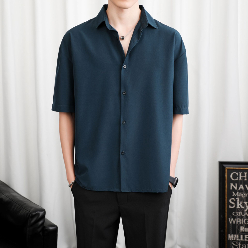 Meeste särk jääsatiinist, pikkade varrukatega, vaba lõige, lapell-kaelus, polüester 94,8%