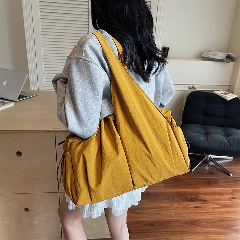 Tote taška – mestská minimalistická, textil, zips, viacero vreciek, vrátane vrecka na telefón, dvojitý ramenný popruh