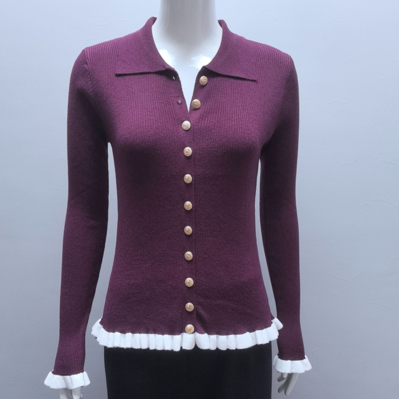 Dámsky cardigan na gombíky s lotosovými rukávmi; polo golier; štíhla silueta; pravidelná dĺžka; modal vlákno 30–50% (Zima 2025)