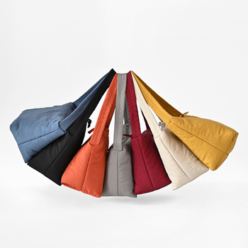Egyszínű női kézitáska, nagy kapacitású, puha nylon anyagból, minimalist design, alkar- és kézitáska, új modell