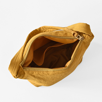 Egyszínű női kézitáska, nagy kapacitású, puha nylon anyagból, minimalist design, alkar- és kézitáska, új modell