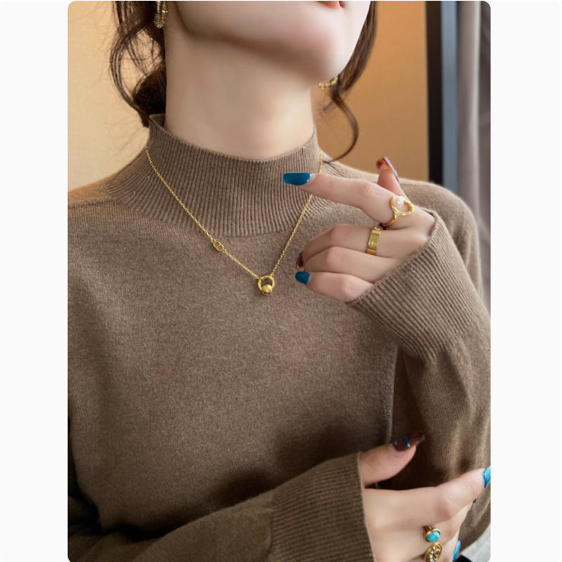 Villane kudumispull, kits lõige, poolkõrge kaelus, pikad varrukad, abstraktne muster