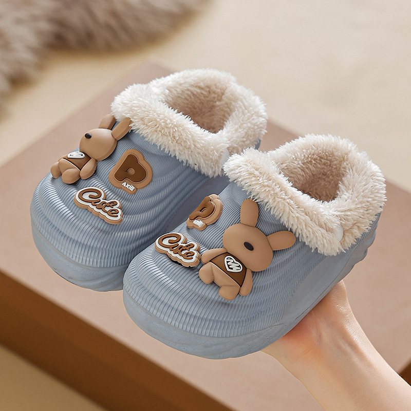 Detské papuče s karikatúrnym vzorom, horný materiál umelá koža, podrážka EVA, hrubšia podrážka