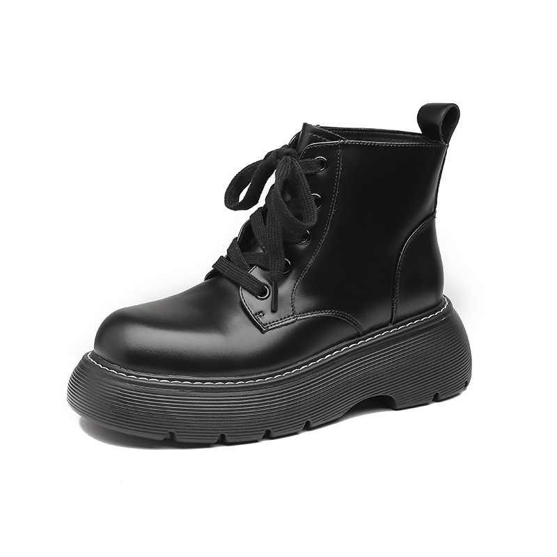 Chelsea csizmák, két réteg marhabőrből készült felsőrész; fleece belső bélés; PU talp; középmagas sarok 3-5 cm