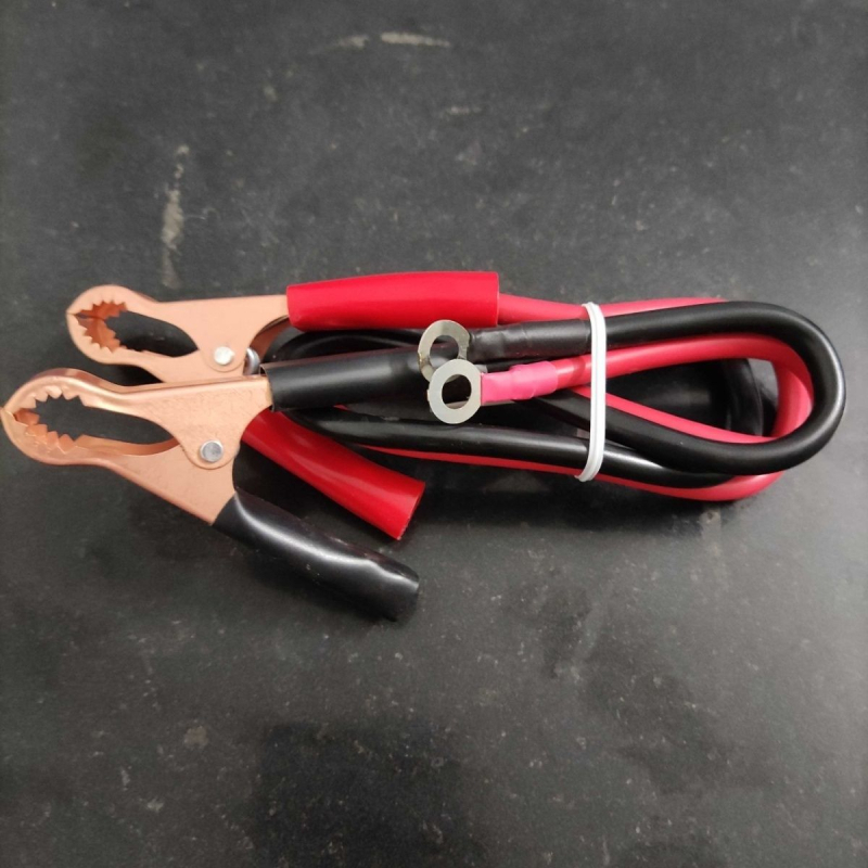 Univerzálna svorka na batériu 12/24V s káblom pre pripojenie k batérii auta