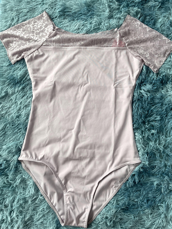 Dospelý baletný kostým – nylonová čipka, krátke rukávy, tréningový set s podšívkou z mliekového hodvábu, pre ženy