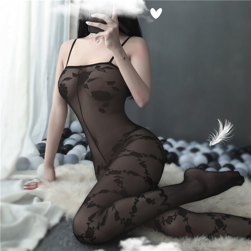 Seksi donje rublje u stilu uniforme: elegantan jacquard body s čarapama