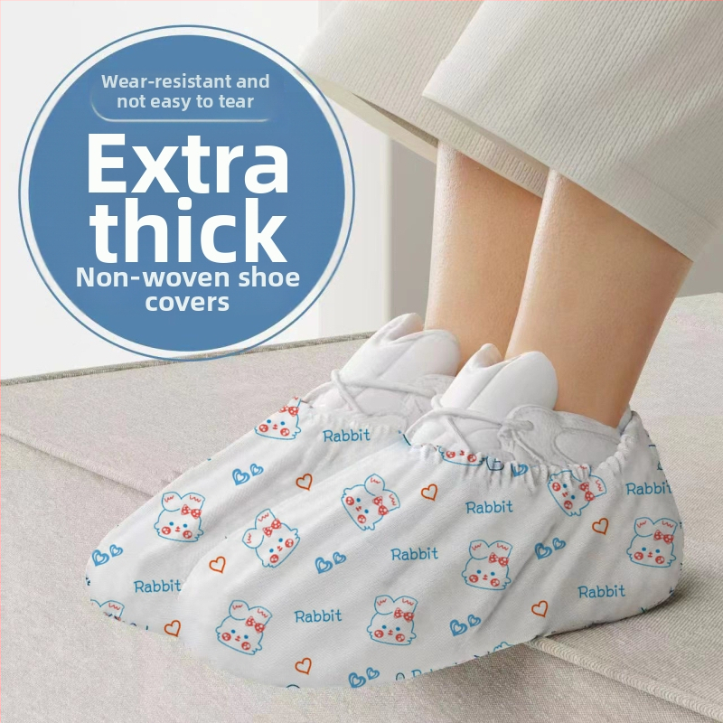 Vienreizējie apavu pārsegi no neausta materiāla pieaugušajiem – biezināti, pretputekļiem izturīgi, ar truša rakstu