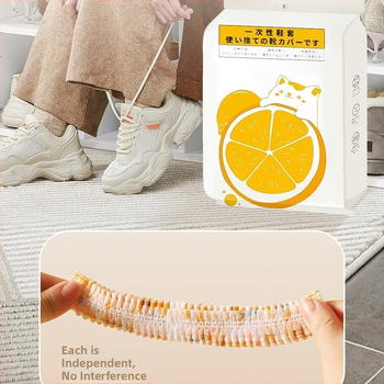 Jednorazové návleky na topánky z netkaného materiálu s potlačou, zosilnené protišmykové, vnútorné použitie, s vzorom medvedďa