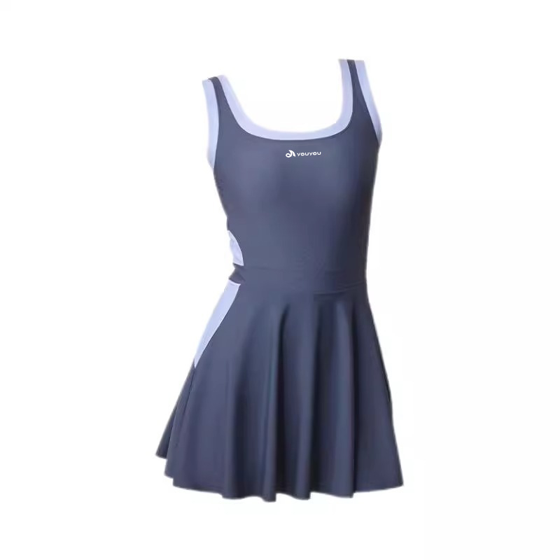 Ženské jednodielne plavky so sukňovým štýlom, s vstavanými vypchávkami na prsia, bez kovovej podpory, polyester-spandex materiál 85%