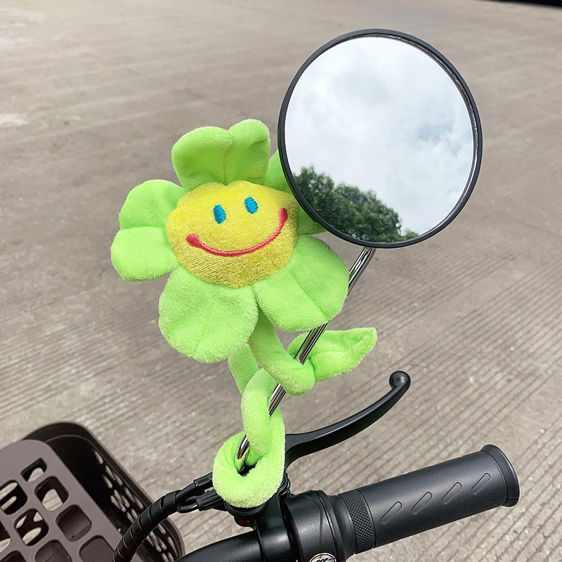 Slnečnicová ozdoba na spätné zrkadlo pre elektrické autá a motocykle so milým úsmevom