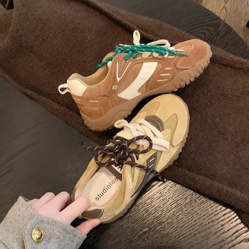 Desun kožne tenisice - Forrest Gump inspirirane, debela potplata za povećanje visine, niski gornji dio, gumena potplat, podstava od svinjske kože, vezanje šnirama