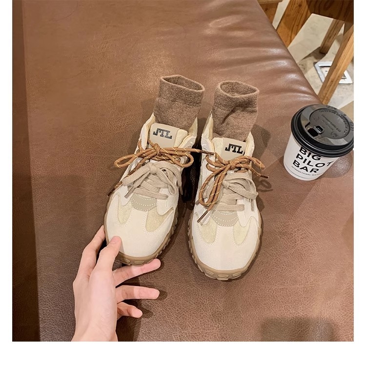Desun kožne tenisice - Forrest Gump inspirirane, debela potplata za povećanje visine, niski gornji dio, gumena potplat, podstava od svinjske kože, vezanje šnirama