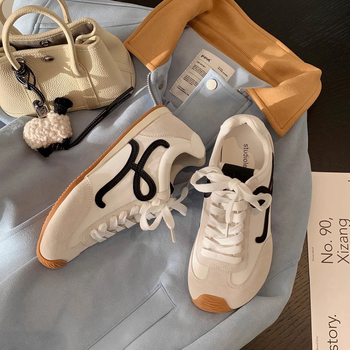 Adidași casual pentru femei, suprafață din nubuc de vițel, șireturi, talpă din cauciuc, toc mediu 3–5 cm