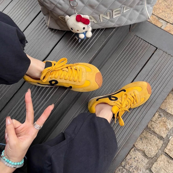 Adidași casual pentru femei, suprafață din nubuc de vițel, șireturi, talpă din cauciuc, toc mediu 3–5 cm