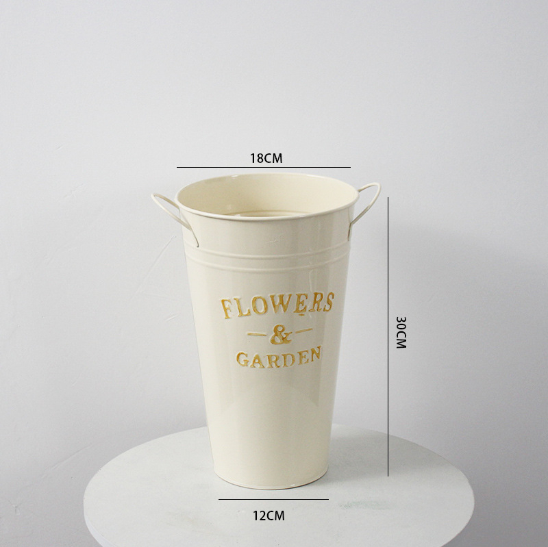 Železný kvetináč – ručne vyrobený, odolný voči korózii, pevný; na stôl, na podlahu a kombinované použitie.