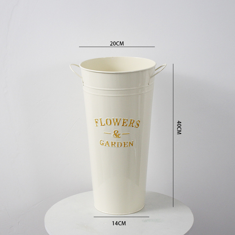 Železný kvetináč – ručne vyrobený, odolný voči korózii, pevný; na stôl, na podlahu a kombinované použitie.